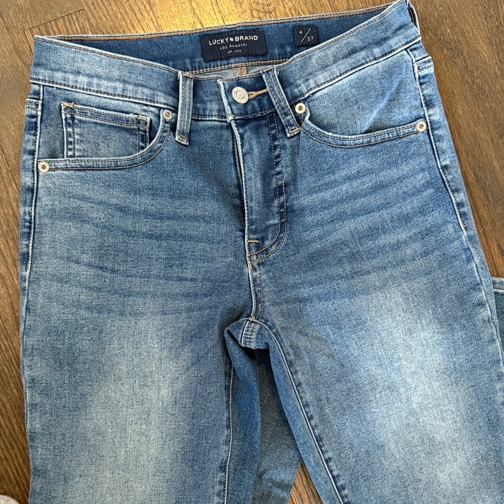 Lucky Brand Womans Jeans Size 4 - Picture 3 of 4